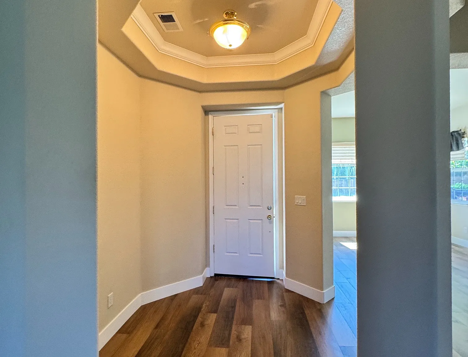 3 bed, 2299 sqft, $2,700 — Photo 3