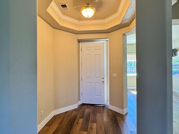 3rd image of 716 Grayhawk Dr