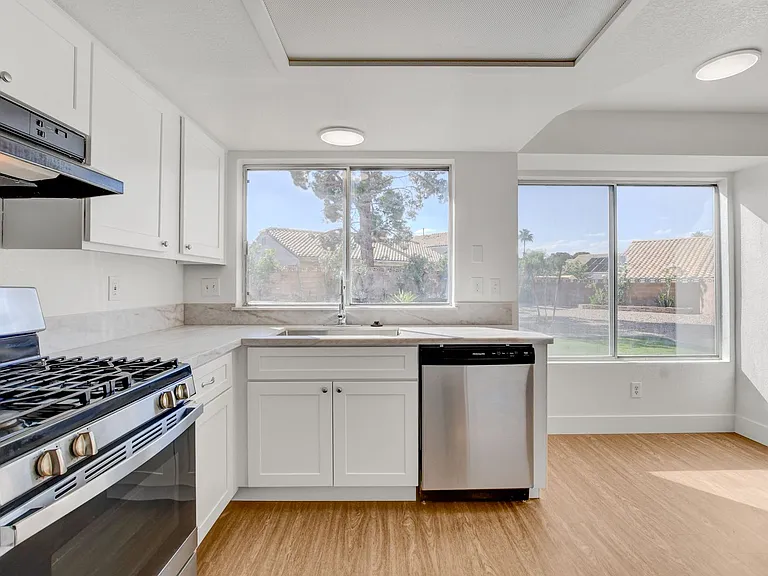 8005 Vision St — Photo 21
