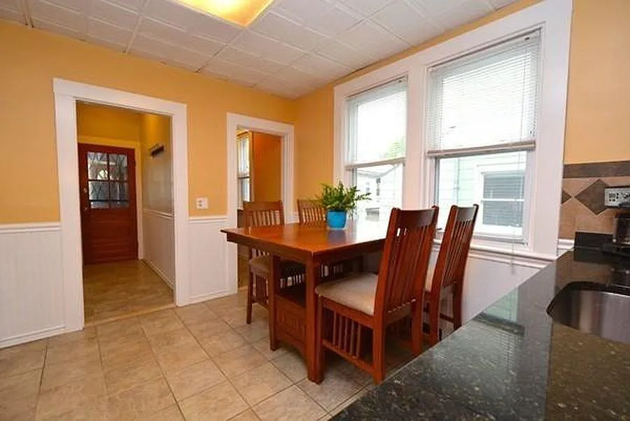 1 bed, 988 sqft, $1,995 — Photo 4