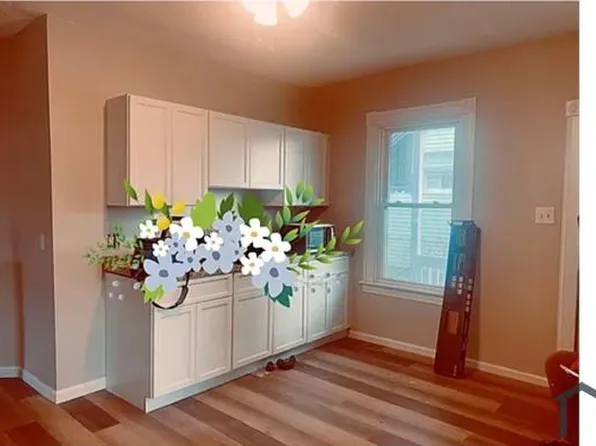 62 Pomona St APT 1, Springfield, MA 01108