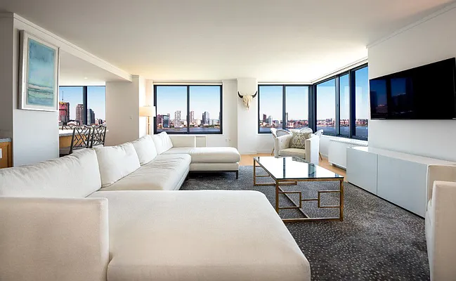 Sold by Level Group | media 2