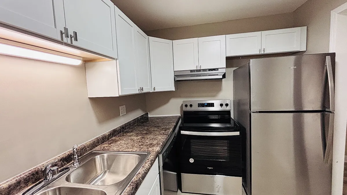 Building Photo - 4121 Bonhill Dr #2C