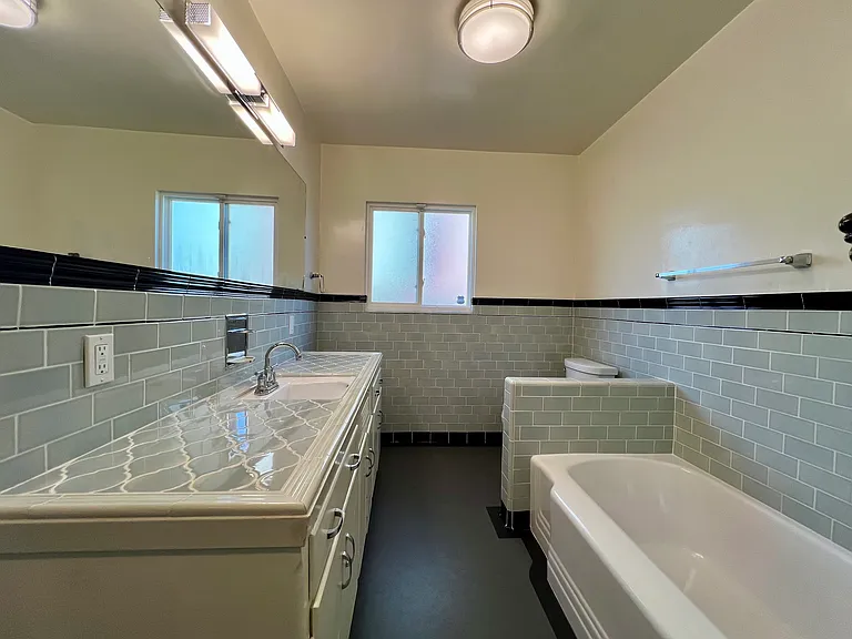 621 S 13th St — Photo 36