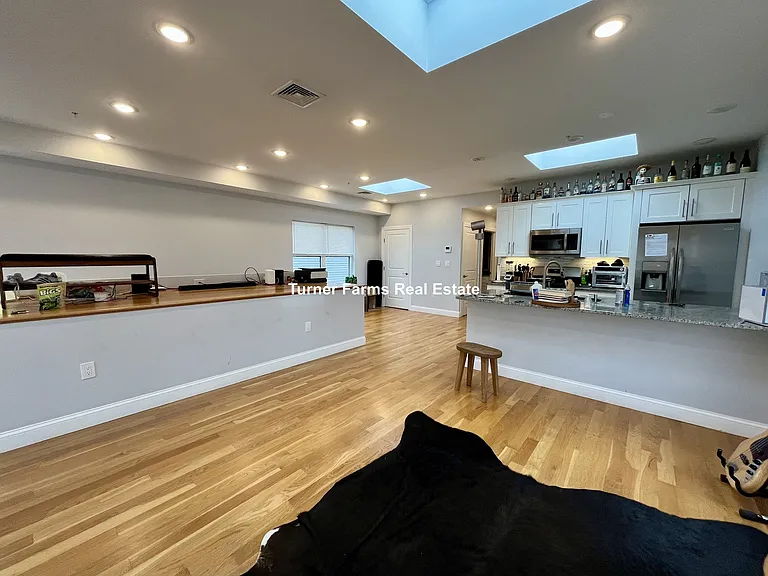 65 Burrell St #3A — Photo 14