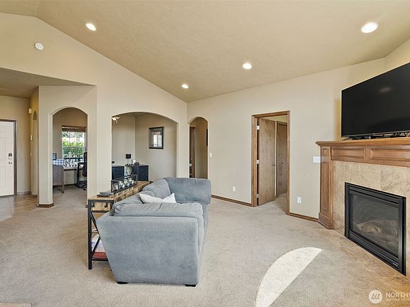 4th image of 4924 N Vista Grande Drive