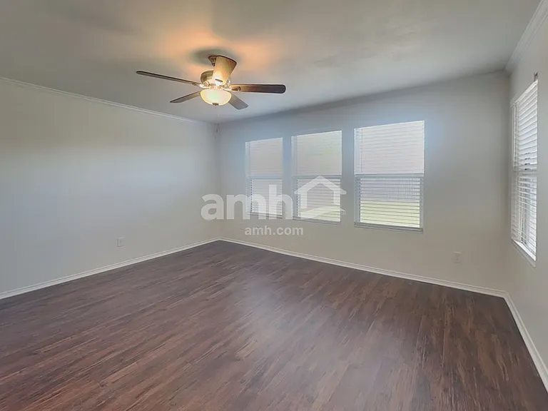 9921 Thomas Jefferson Dr — Photo 10