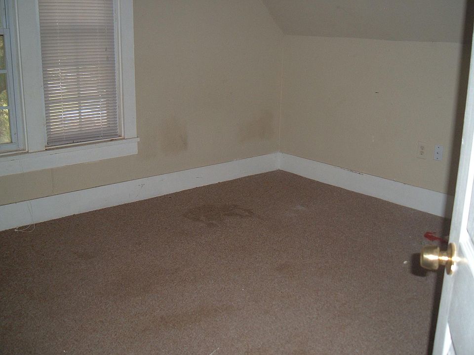 2nd image of 502 W F Ave