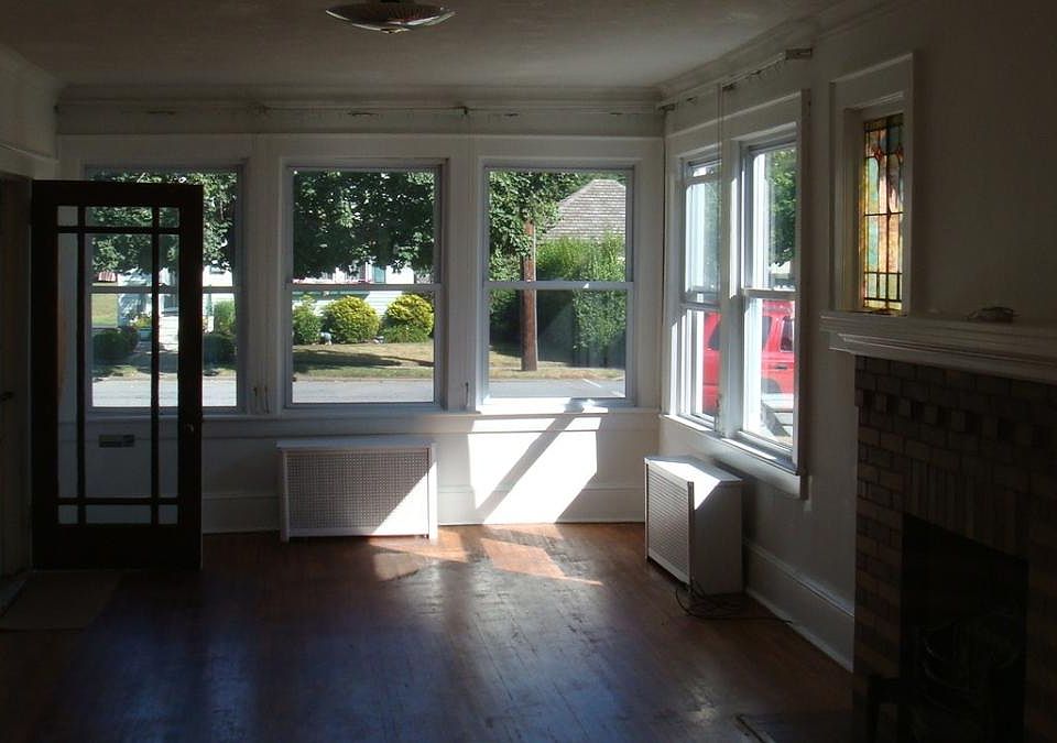 2nd image of 609 Colfax Ave Floor 1