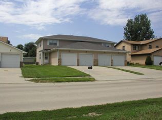 13307 Discovery Dr, Omaha, NE 68137