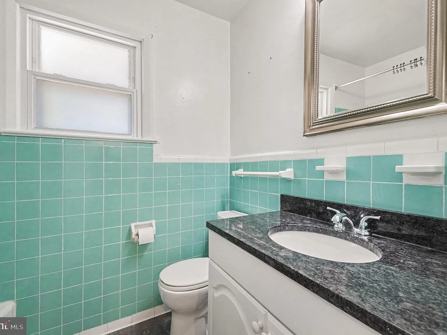 3 bed, 2.0 bath, 1559 sqft, $4,000 — Photo 3
