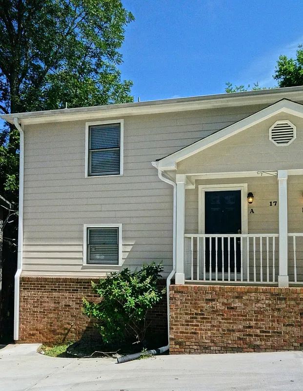 2 bed, 2.5 bath, 1450 sqft, $1,350 — Photo 2