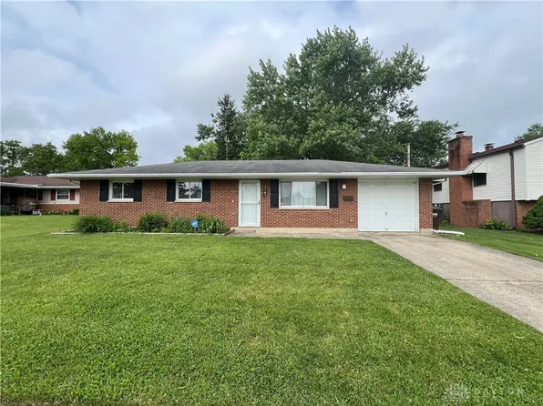 323 Brownstone Dr, Englewood, OH 45322