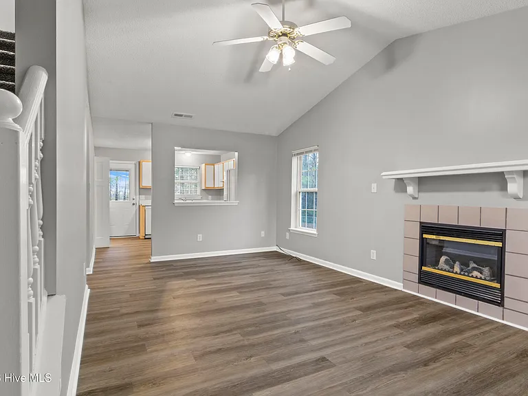 207 Spring Meadow Cir — Photo 7