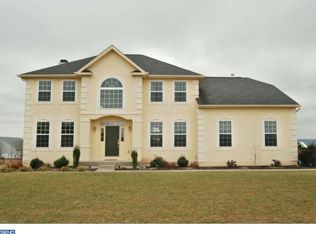 3054 Summer Meadow Dr, Douglassville, PA 19518