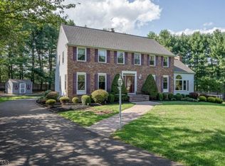 7 High Point Ct, Annandale, NJ 08801
