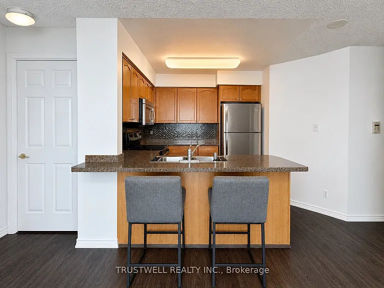 18 Spring Garden Ave #Penthouse 107 — Photo 3