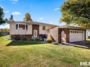 712 Fairfield Rd, Port Byron, IL 61275