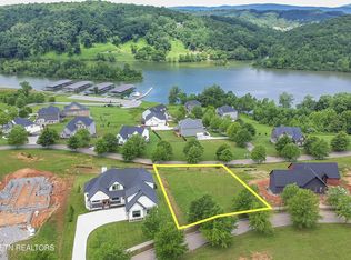 105 Parkberry St, Oak Ridge, TN 37830