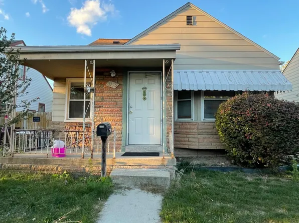 (undisclosed Address), Center Line, MI 48015