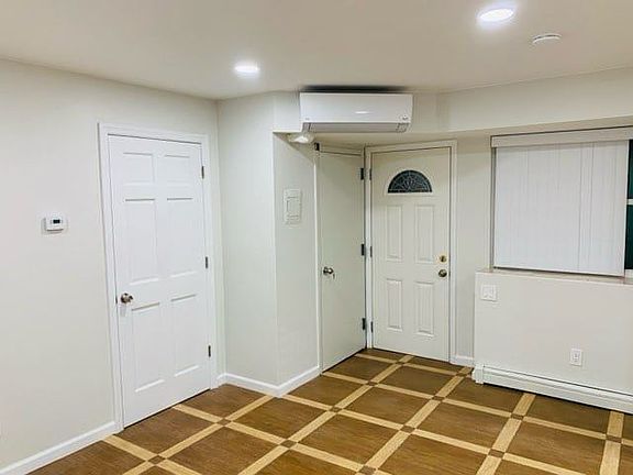 3rd image of 170 Sandalwood Dr