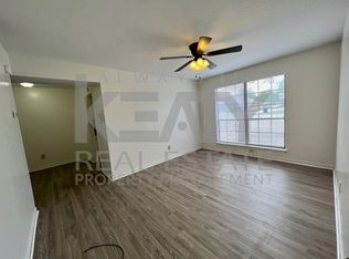 110 Country Ln #B, Lafayette, LA 70508