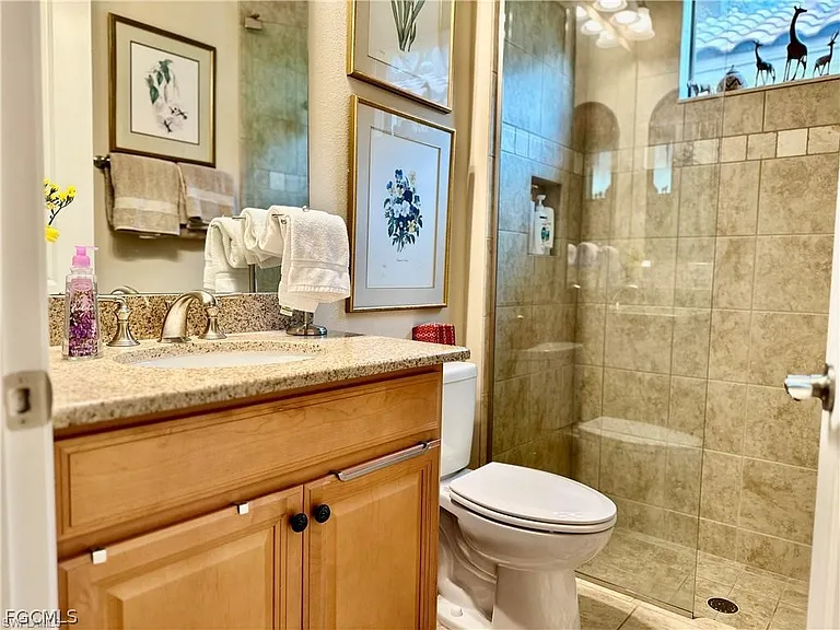 9061 Isla Bella Cir — Photo 18