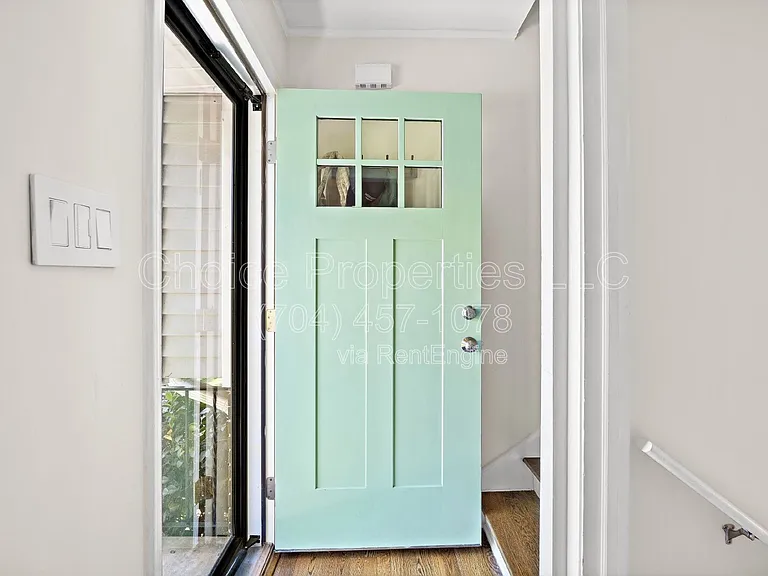 832 Stanfield Dr — Photo 4