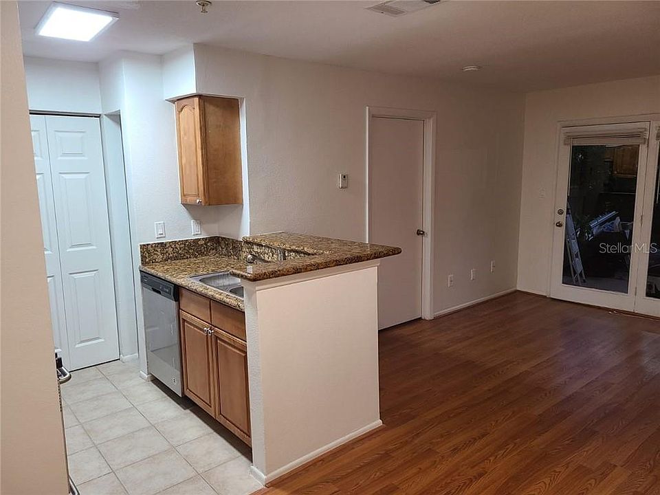 1st image of 208 Afton Sq Unit 106