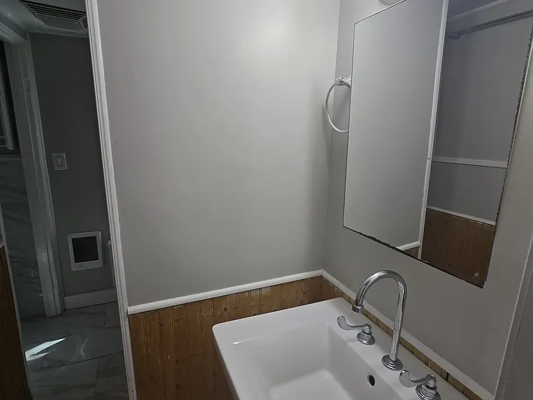 345 Washington Ave — Photo 7