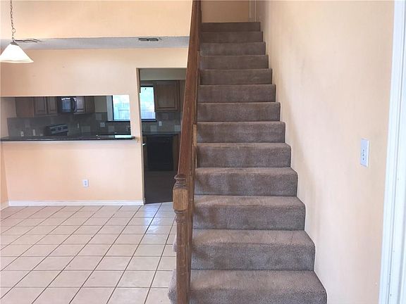 4th image of 2400 Chapel Hill Ln