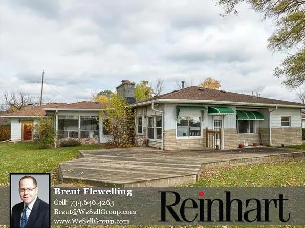 9750 Bluewater Dr, Pinckney, MI 48169