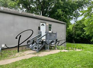 600 S Cedar Ave APT B, Independence, MO 64053