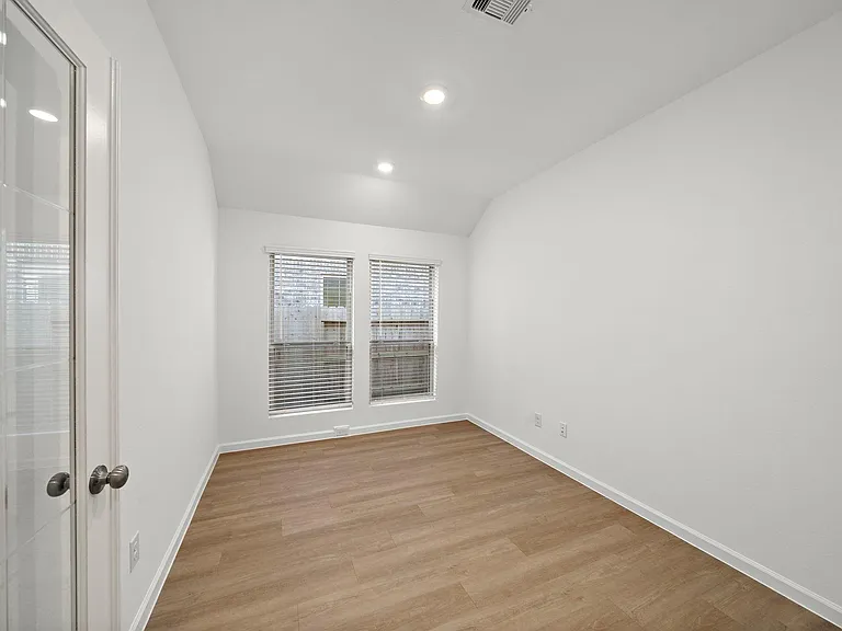 4823 Shimmer Side Dr — Photo 10