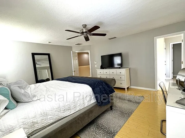 8848 Cameron Crest Dr — Photo 14