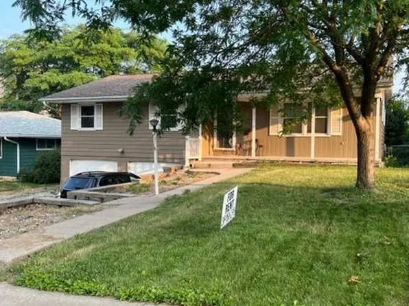 1301 Oakcrest St, Iowa City, IA 52246