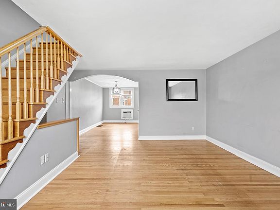 5th image of 2210 Dermond Ave