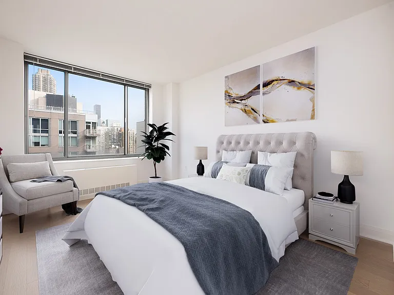 222 E 34th St #2425 — Photo 8