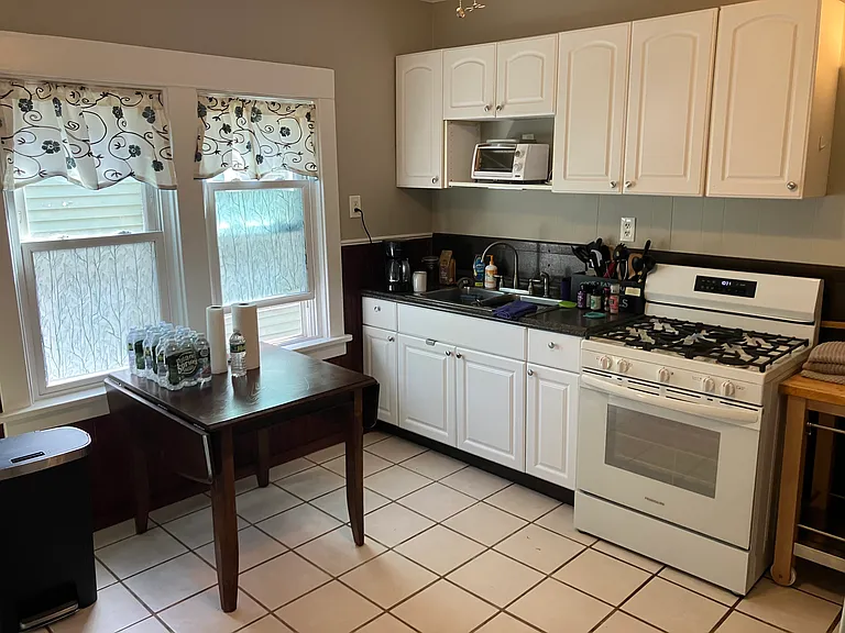 68 Roanoke Pkwy #2 — Photo 13