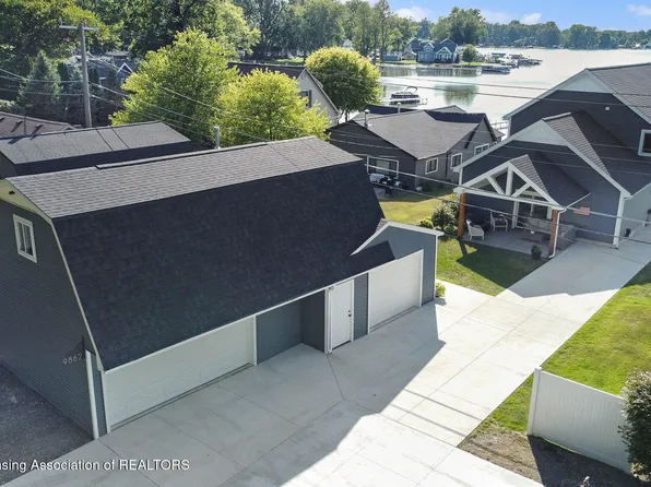 9862 Zukey Dr, Pinckney, MI 48169