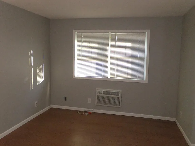 605 W North St #B — Photo 10