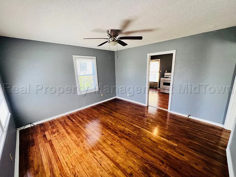 2509 Spiller St — Photo 4