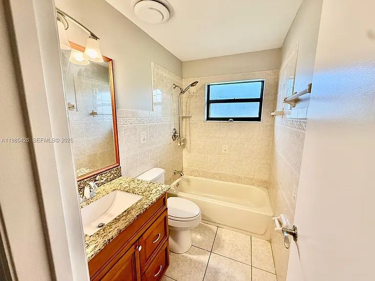 210 SW Voltair Ter — Photo 10