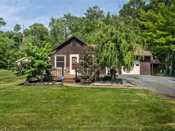 117 Whispering Acres Ln, Wind Gap, PA 18091