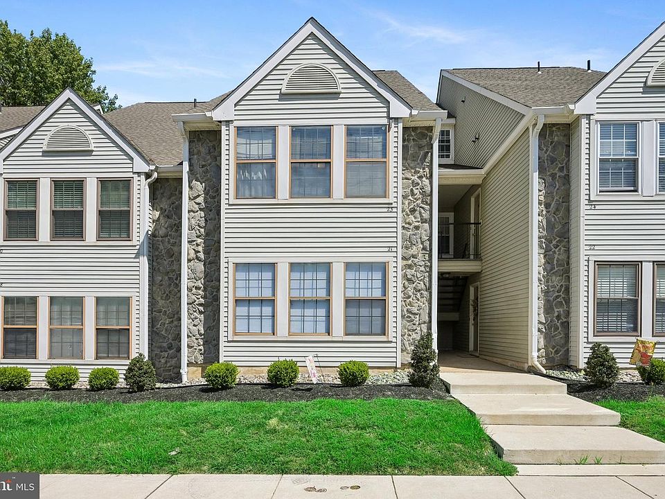 1st image of 23 Chelmsford Ct