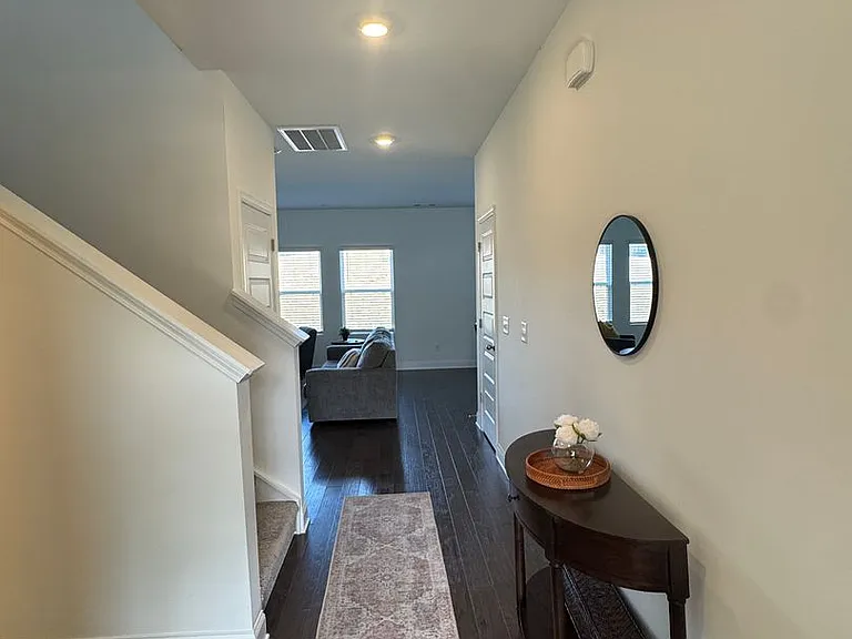 2104 Creekland View Blvd — Photo 3