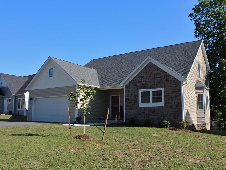 1st image of 1121 Crosscreek Dr