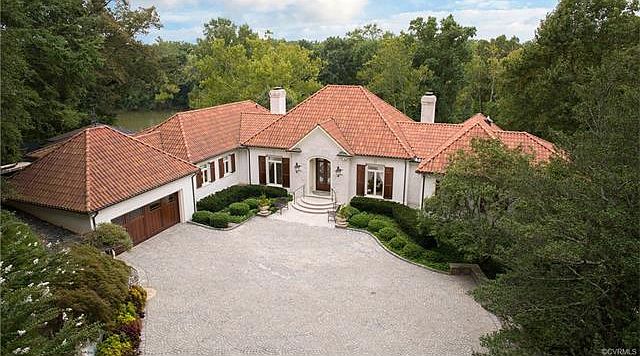 1st image of 127 Kennondale Ln