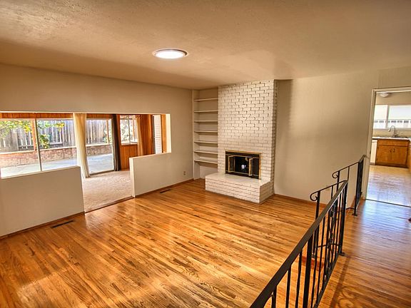 3rd image of 203 Thomas Dr
