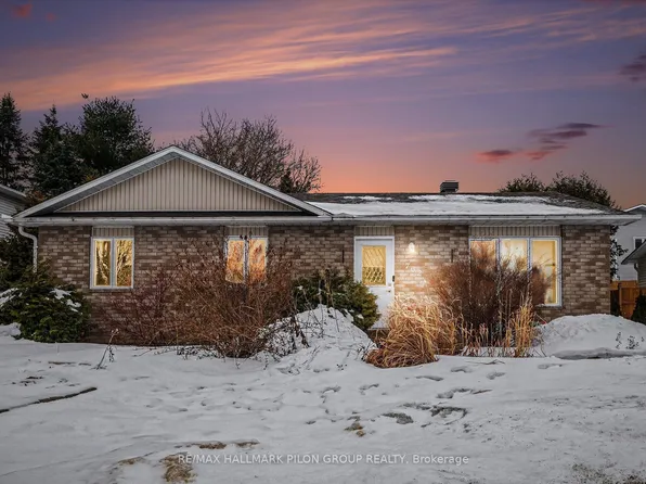 702 Poitras St, Clarence Rockland, ON K4K 1M9